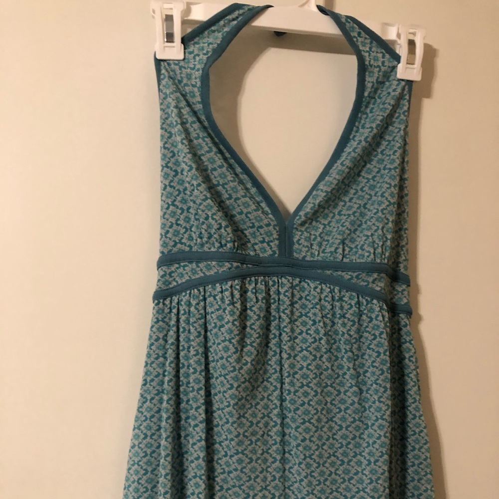 Backless halter top